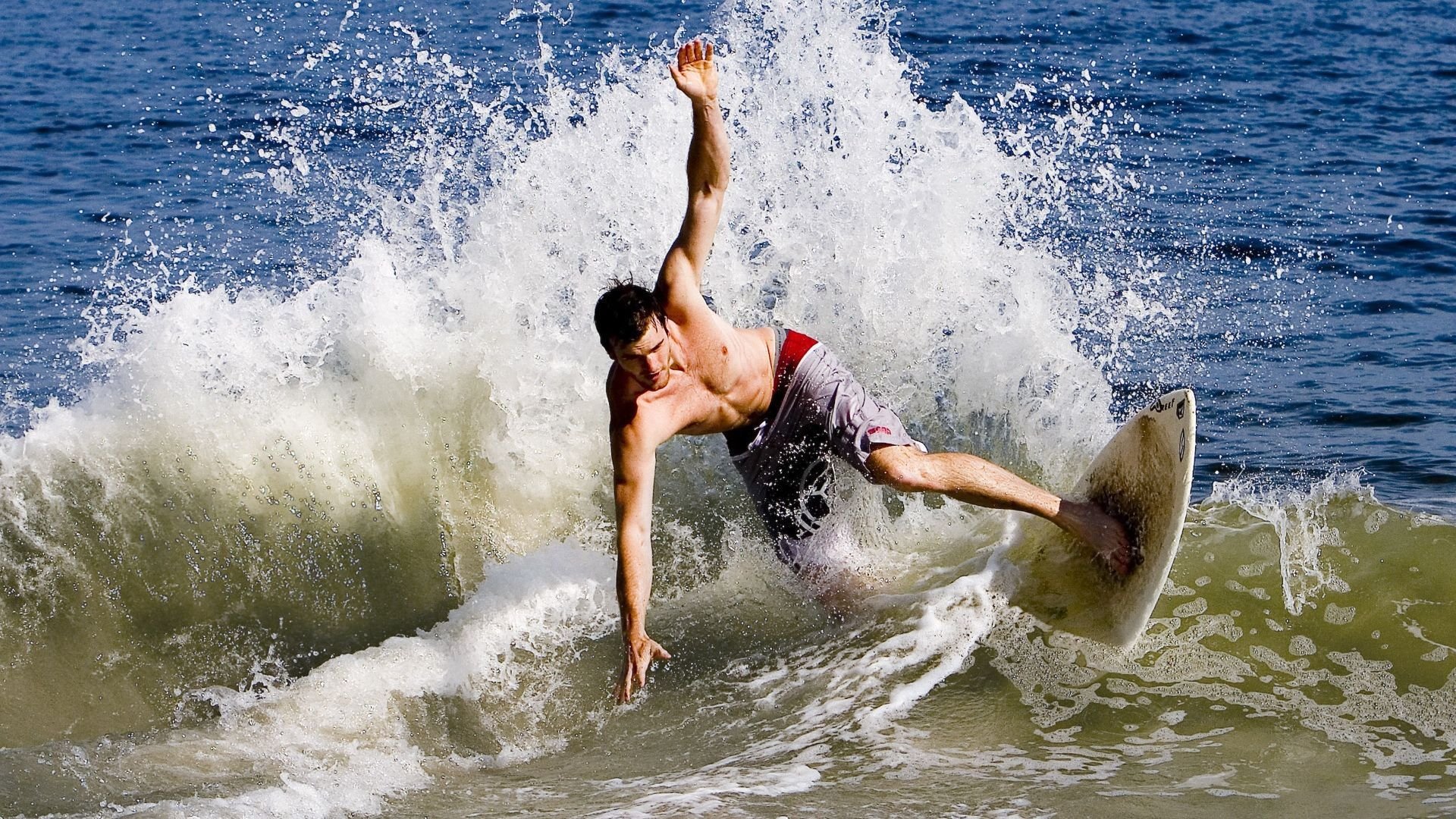 穆古鲁扎爆冷击败瑞士队，回归赛场引爆全场！